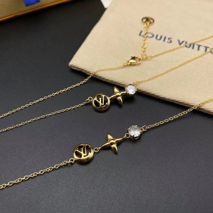 Three dimensional necklace bracelet with diamond flower