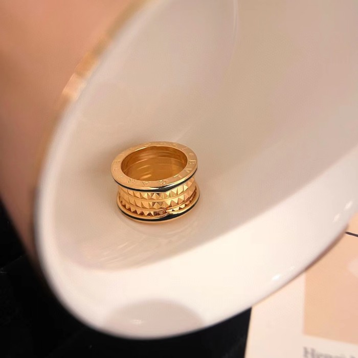 Logo gold plated ring