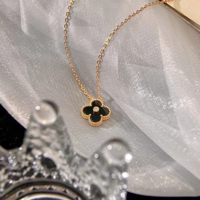 Diamond Four Leaf Grass Necklace