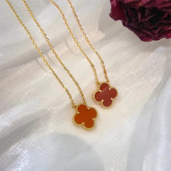 Clover necklace agate v gold material