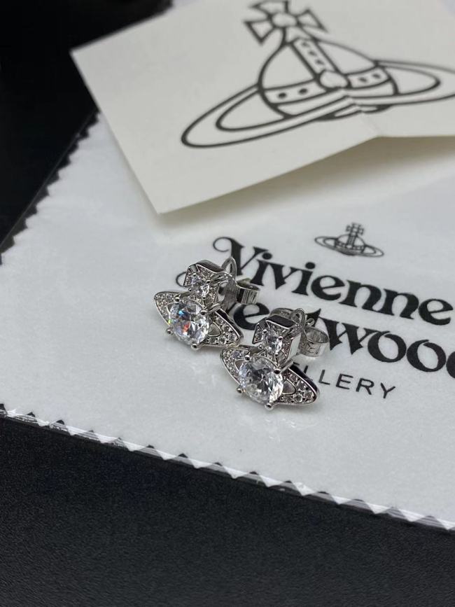 West Queen pearl with diamond stud earrings