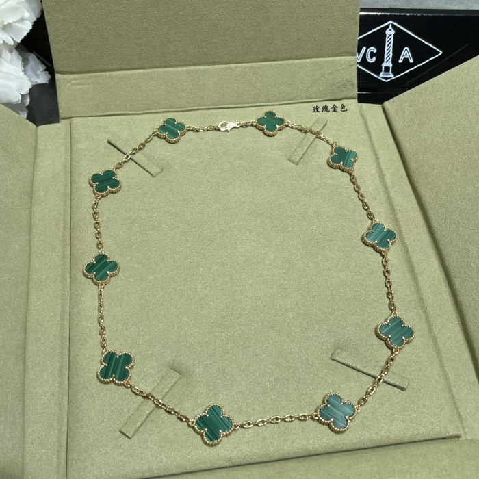 10 Flower Four Leaf Grass Necklace