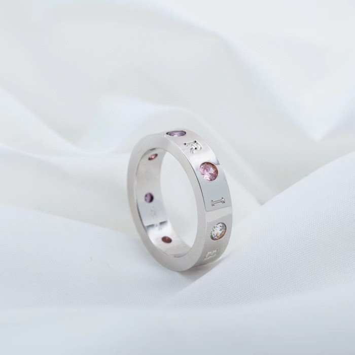 Colored diamond ring