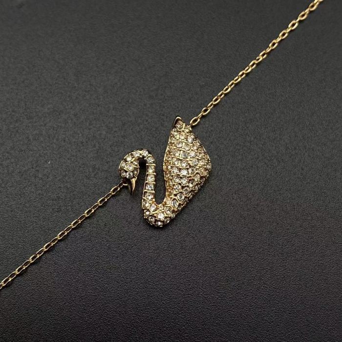 Classic Swan Necklace