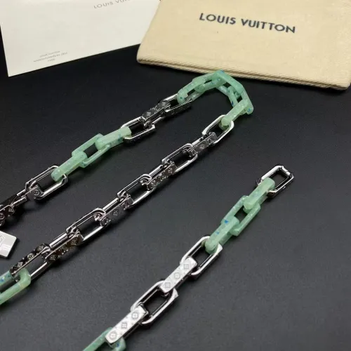 Semi green necklace bracelet