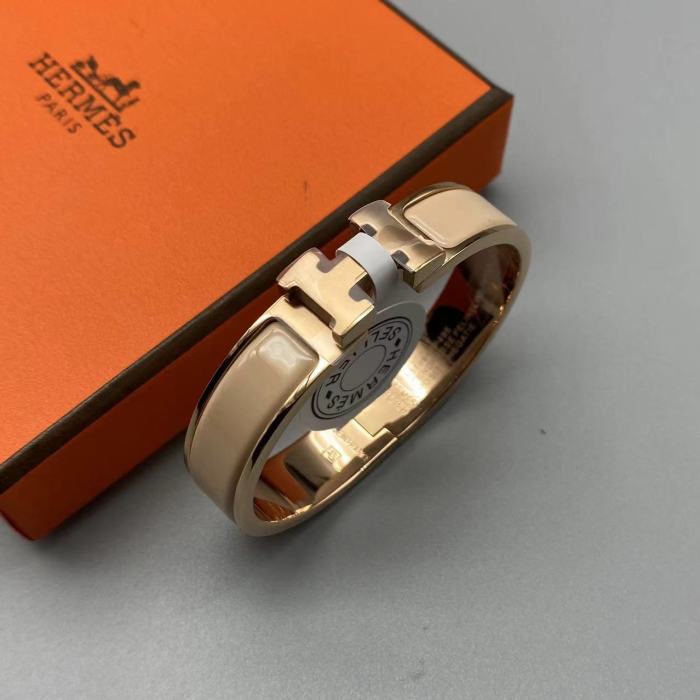 Multicolor letter H logo Bracelet