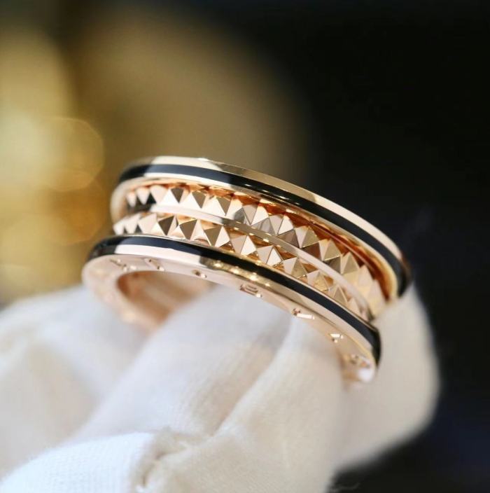 Logo gold plated ring