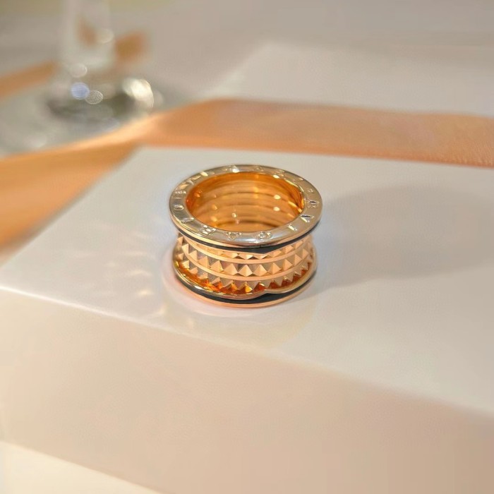 Logo gold plated ring