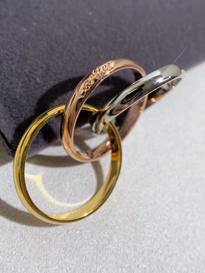 Three in 1 V gold ring