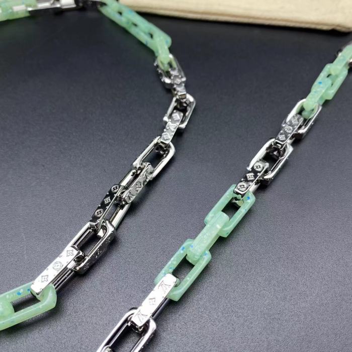 Semi green necklace bracelet