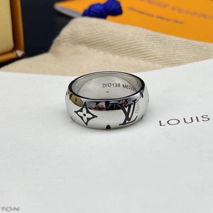 Smooth embossed black logo letter ring