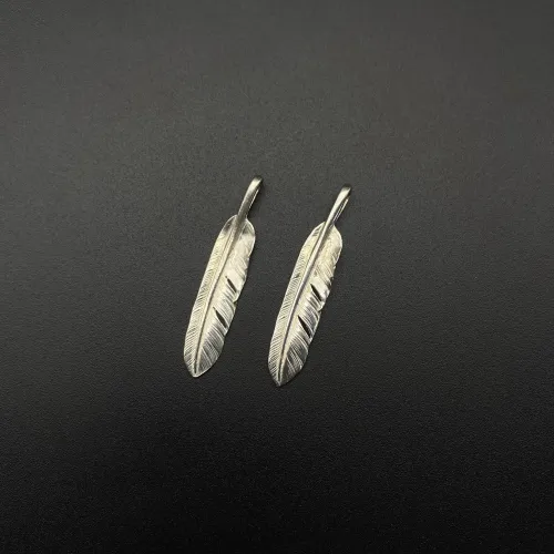 Smooth Small Feather Pendant