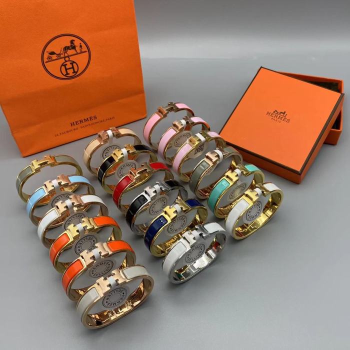 Multicolor letter H logo Bracelet