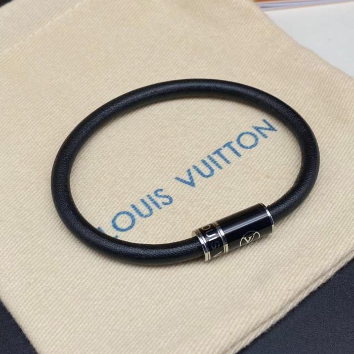 Leather ring bracelet