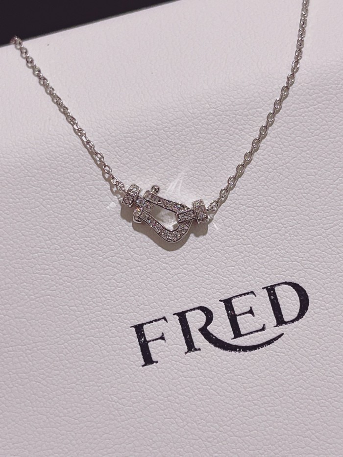 Mini diamond necklace