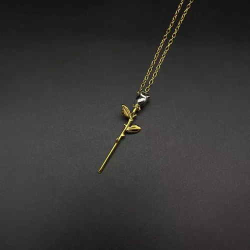 Rose Pendant Necklace