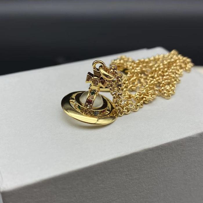 West Queen chain Saturn Necklace Planet pendant