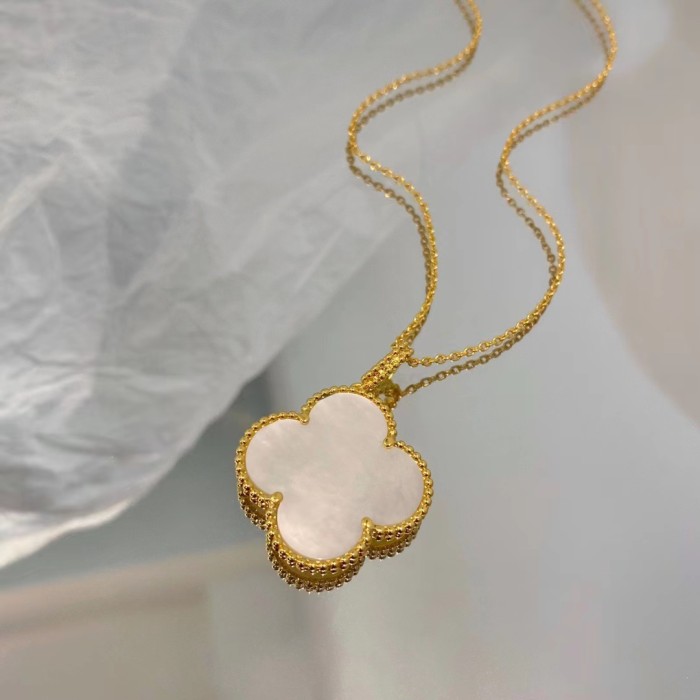 2.5cm Large Four Leaf Grass Necklace