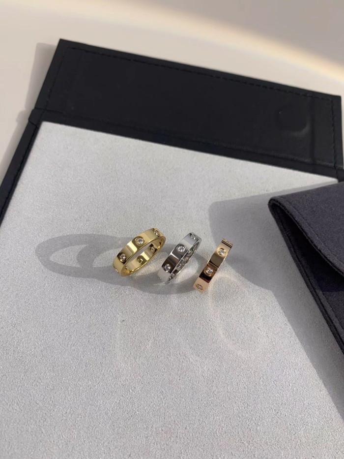 4mm smooth tricolor V gold full diamond ring