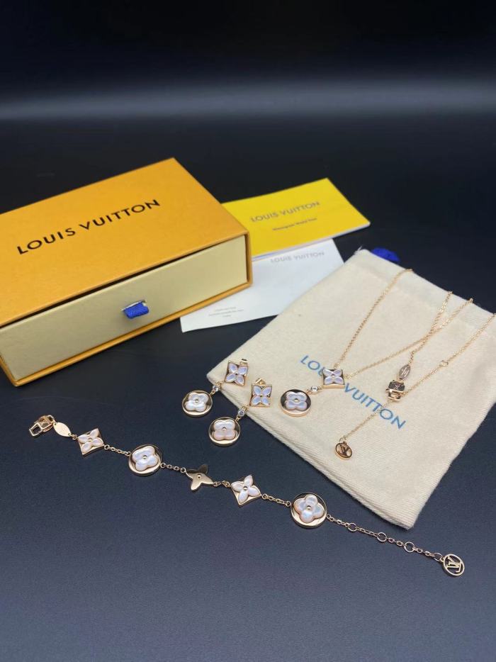 Logo set earring bracelet necklace