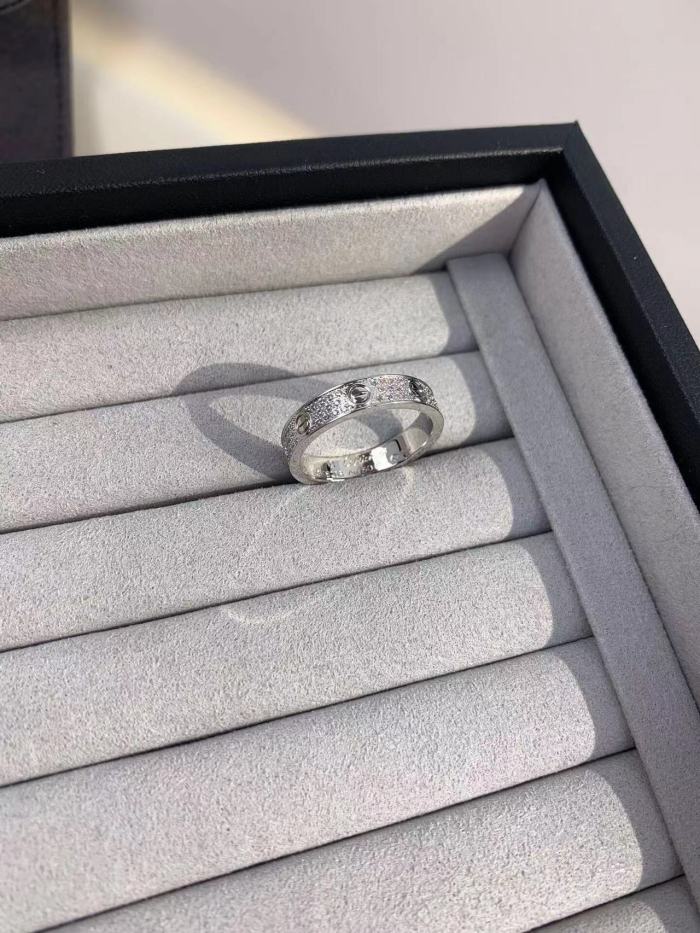 4mm Tri Color V gold three row full diamond ring