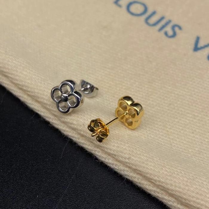 Small Clover Earrings