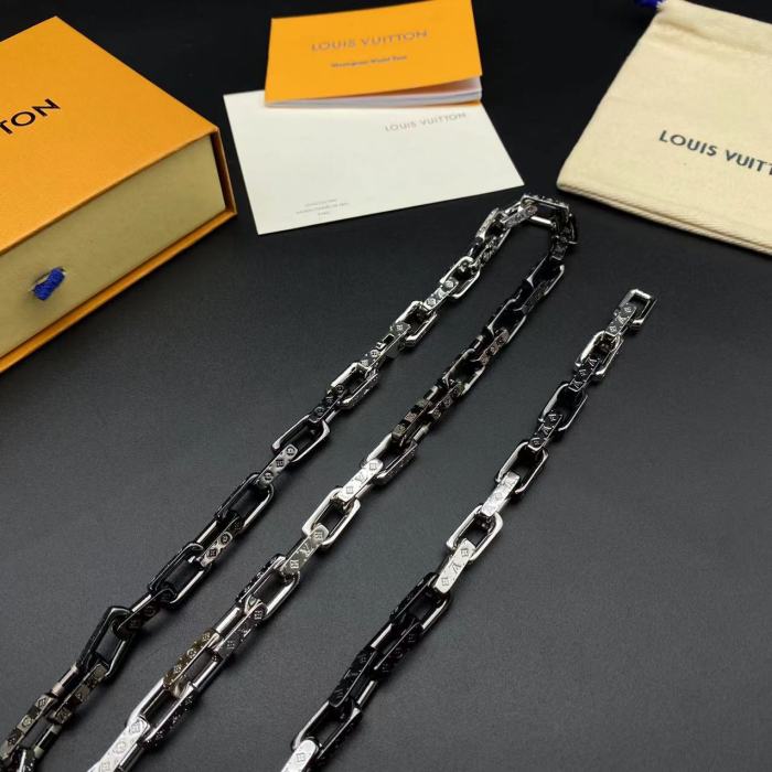 Semi black necklace bracelet