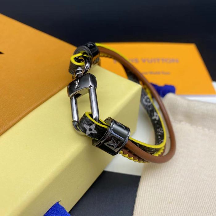 Leather ring bracelet