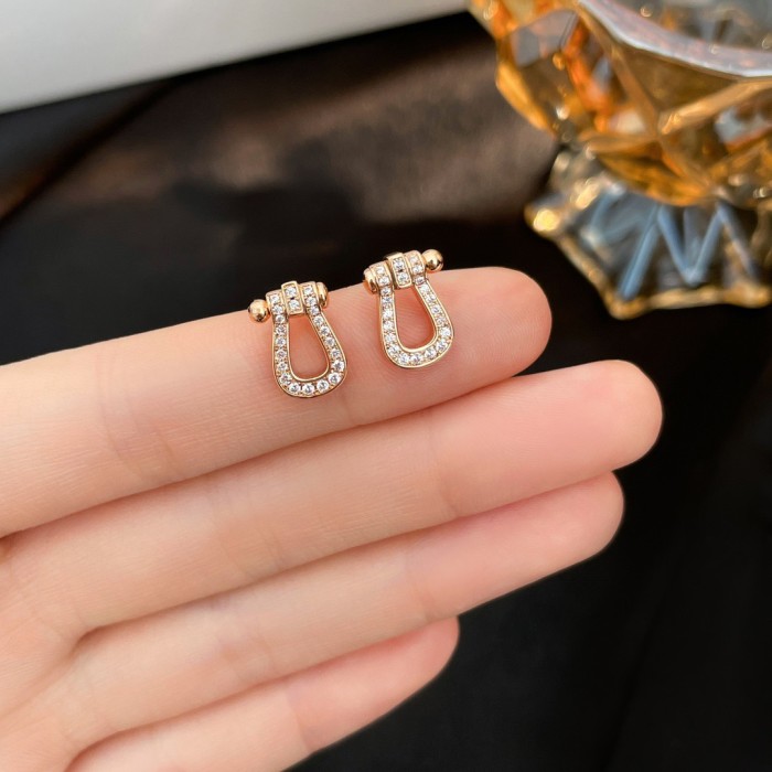 Horseshoe earrings