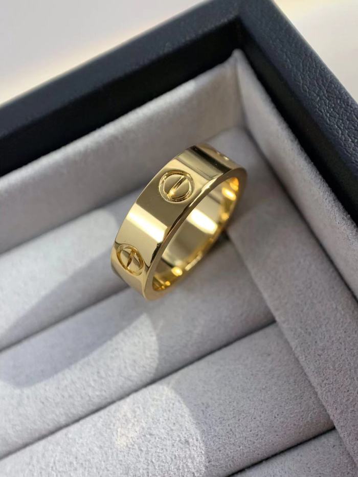 5.5mm smooth tricolor V gold ring