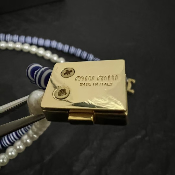 Double layered necklace