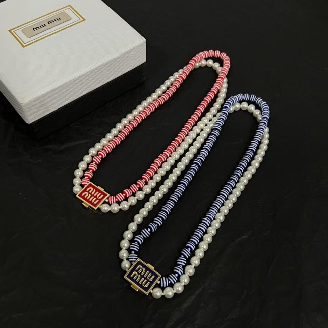 Double layered necklace