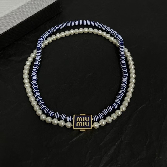 Double layered necklace