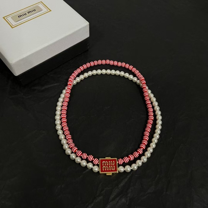 Double layered necklace