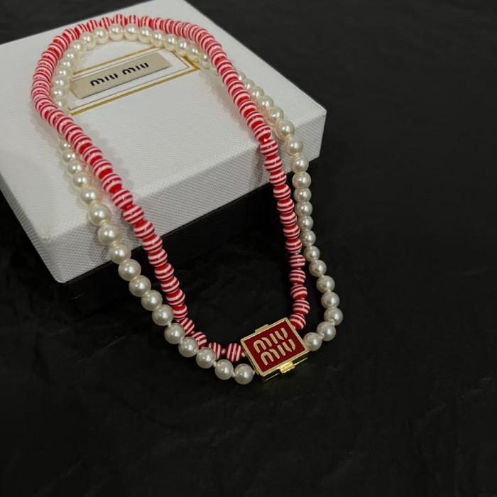 Double layered necklace