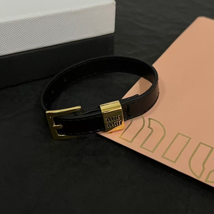 Belt bracelet