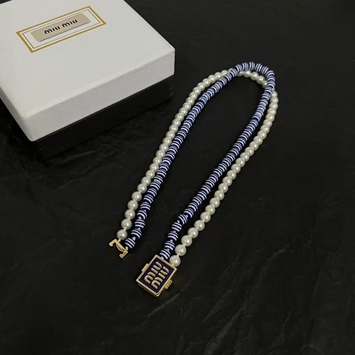 Double layered necklace