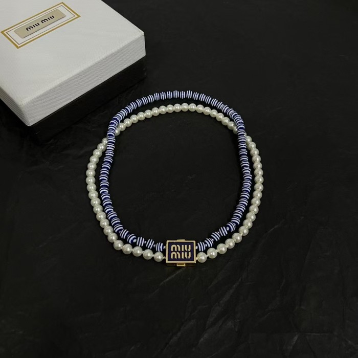 Double layered necklace