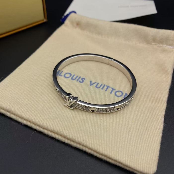 Tri color bracelet with diamond inlay