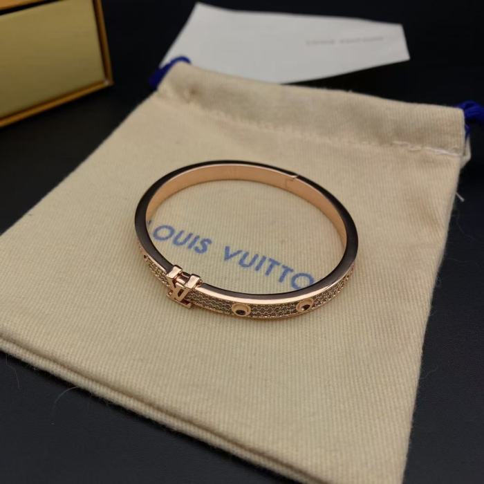 Tri color bracelet with diamond inlay