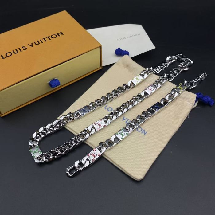 Colorful engraved necklace