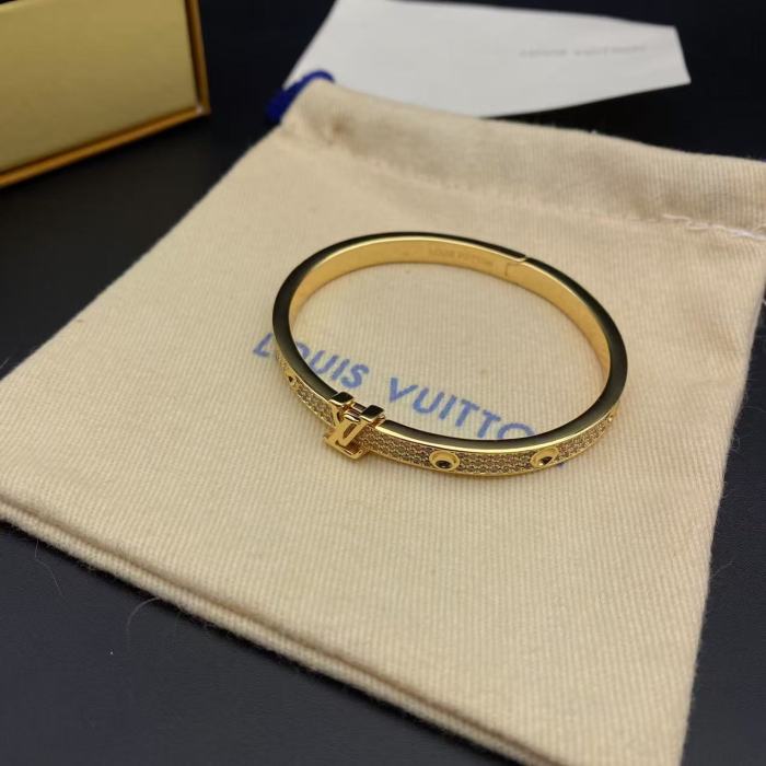 Tri color bracelet with diamond inlay