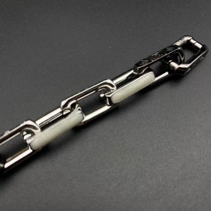 Logo engraved chain bracelet