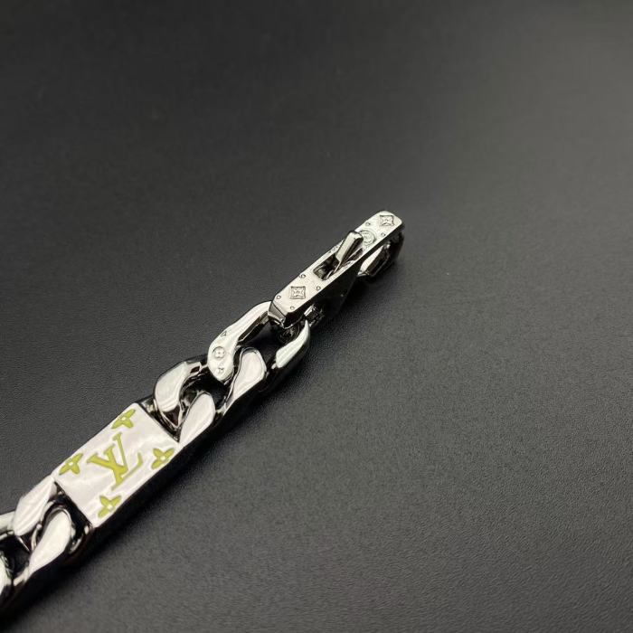 Colorful engraved necklace