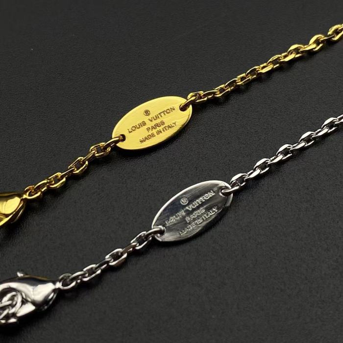 Two tone diamond inlaid flower necklace