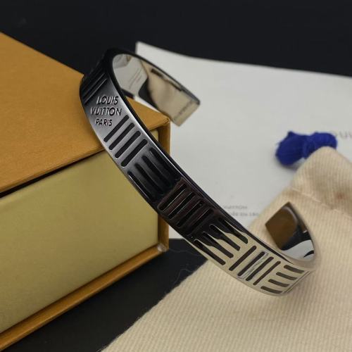Steel ring bracelet with opening