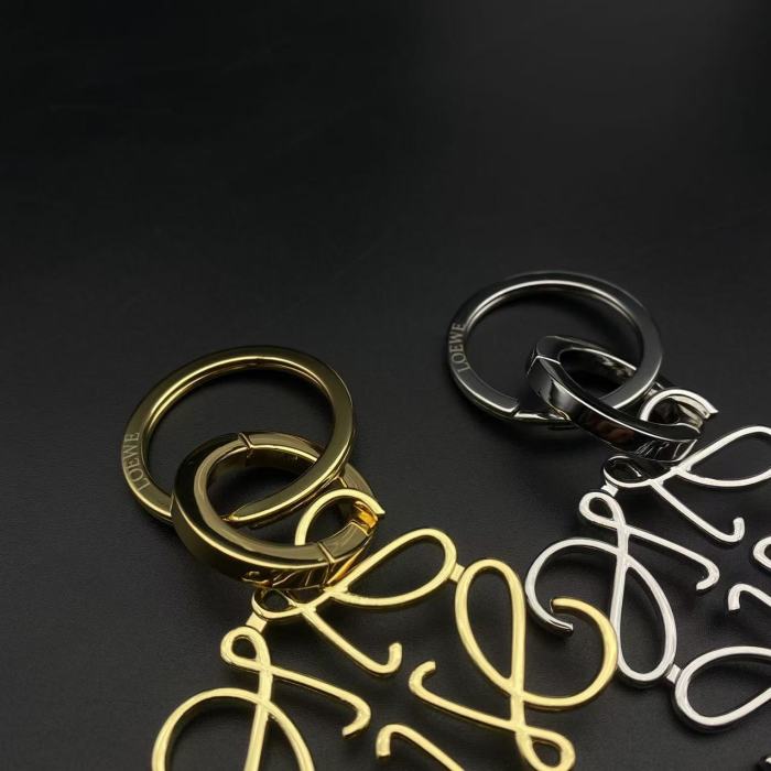 Hollow pattern keychain