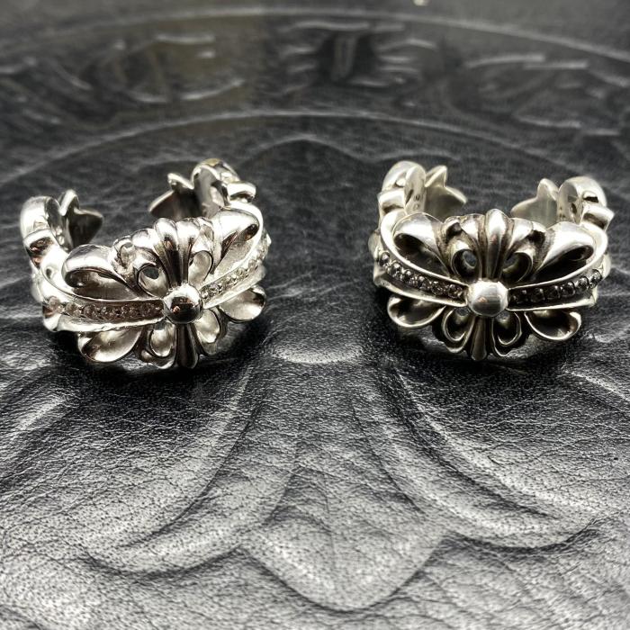 Cross ring with diamond opening