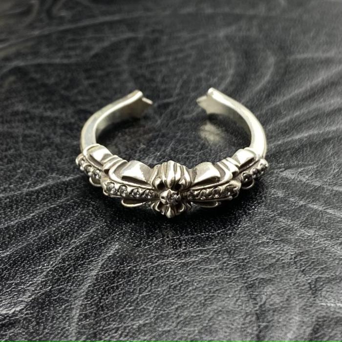 Cross ring with diamond opening