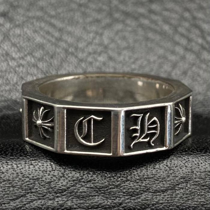 Grid letter ring